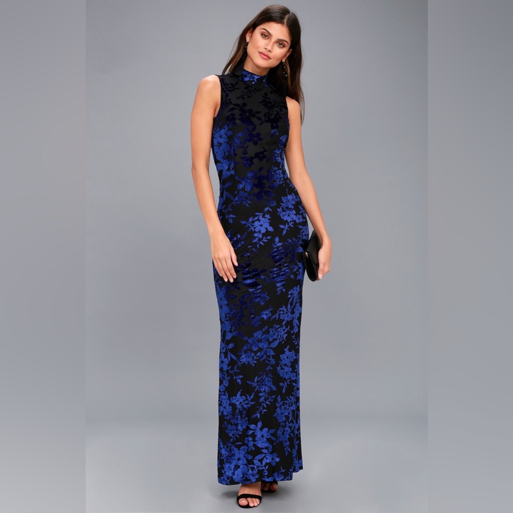 NWT Lulu's Dariana Black and Blue Velvet Floral Print Backless Maxi Dress